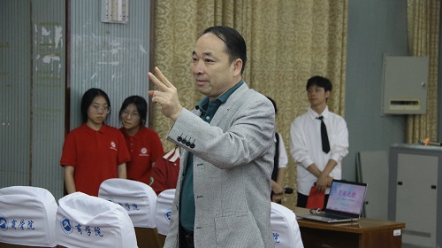 bfb2b3962c884b99b0d4817f63af7567.jpg 刘文俊现场点评.jpg